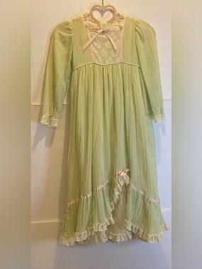 PEACHES N CREAM 💚Pastel Green Long-Sleeve Lace-Trim  with Pink